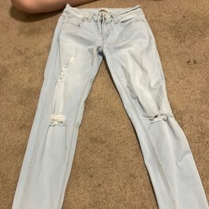 skinny light wash blue jeans